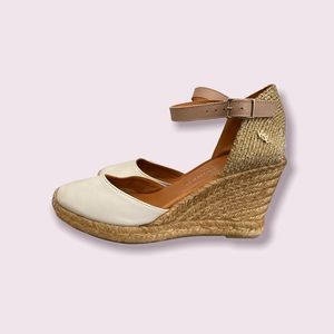 Cream gold wedges